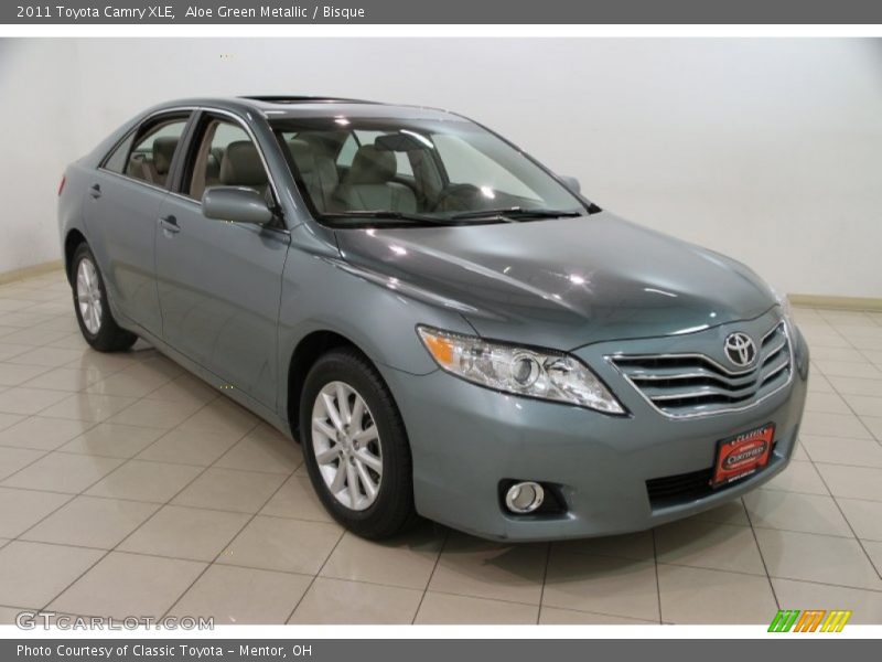 Aloe Green Metallic / Bisque 2011 Toyota Camry XLE