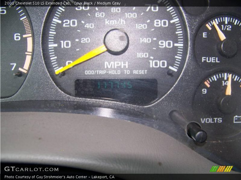 Onyx Black / Medium Gray 2001 Chevrolet S10 LS Extended Cab