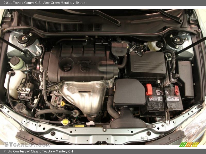 Aloe Green Metallic / Bisque 2011 Toyota Camry XLE