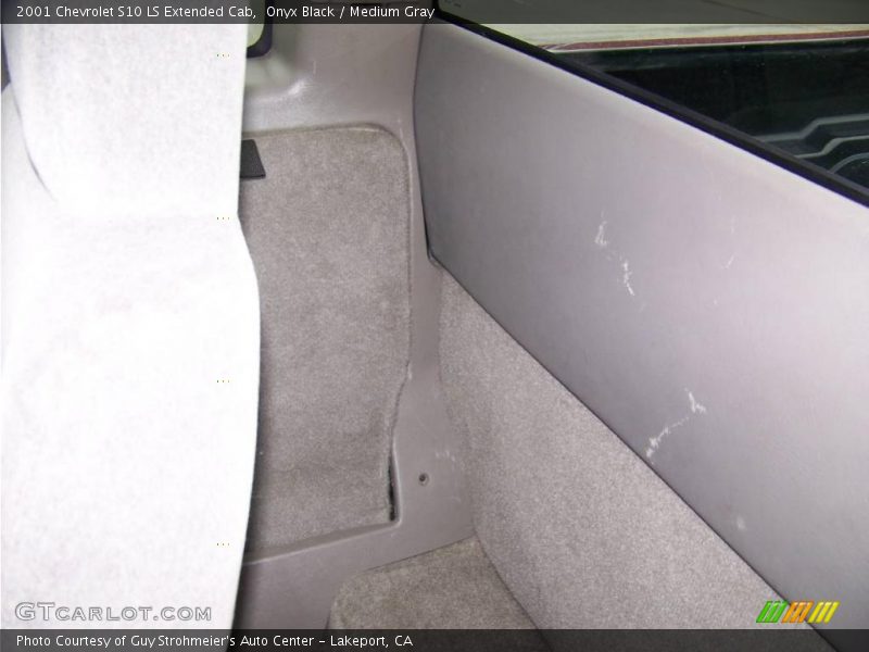 Onyx Black / Medium Gray 2001 Chevrolet S10 LS Extended Cab