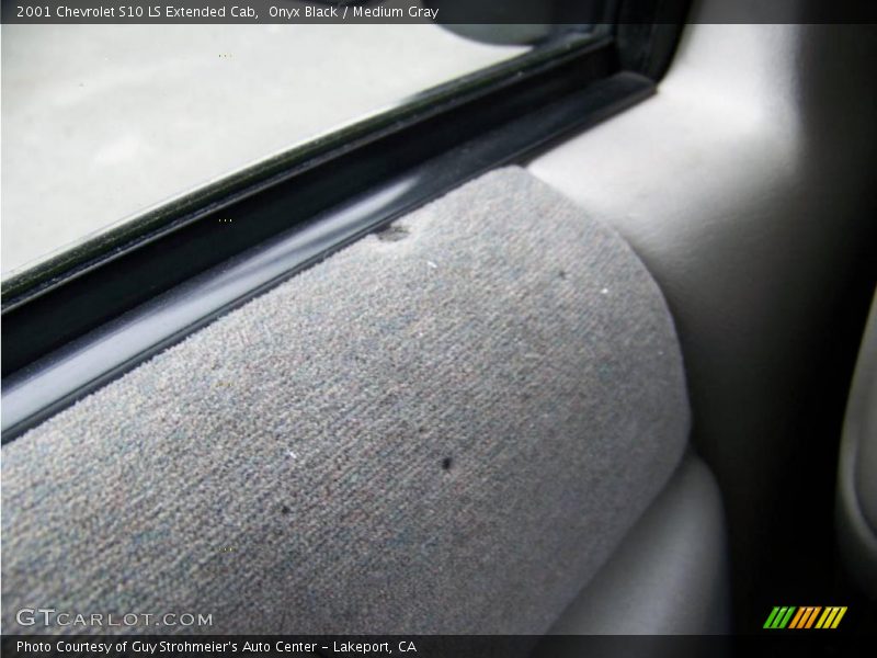 Onyx Black / Medium Gray 2001 Chevrolet S10 LS Extended Cab