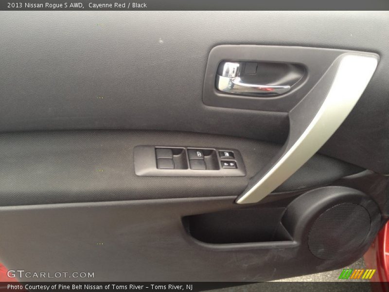 Cayenne Red / Black 2013 Nissan Rogue S AWD