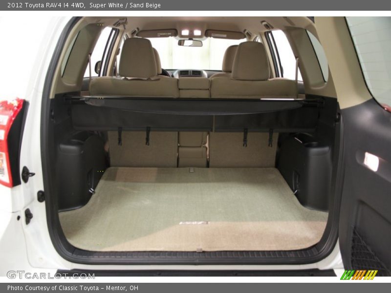 Super White / Sand Beige 2012 Toyota RAV4 I4 4WD