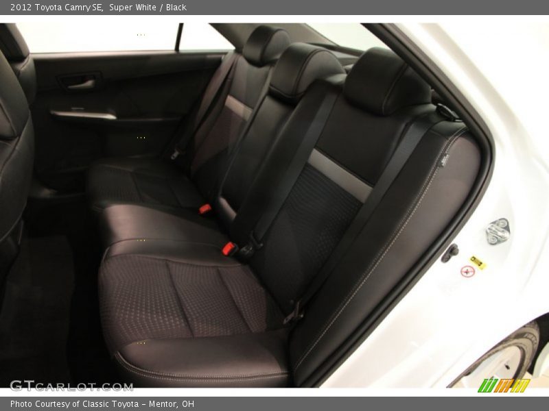 Super White / Black 2012 Toyota Camry SE