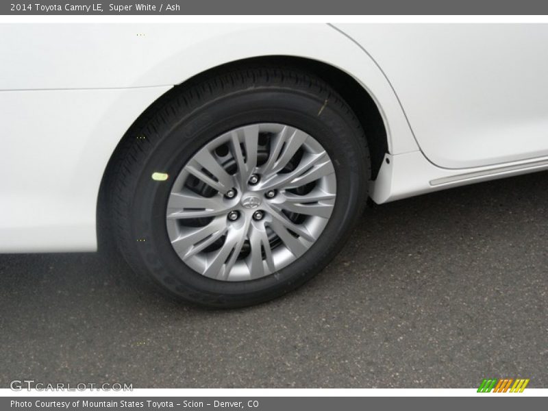 Super White / Ash 2014 Toyota Camry LE