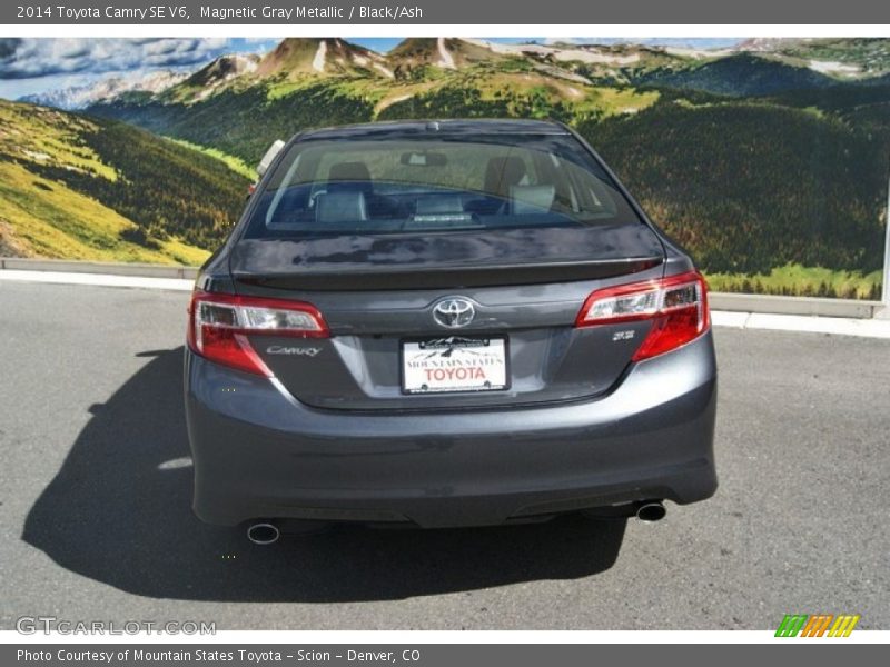 Magnetic Gray Metallic / Black/Ash 2014 Toyota Camry SE V6