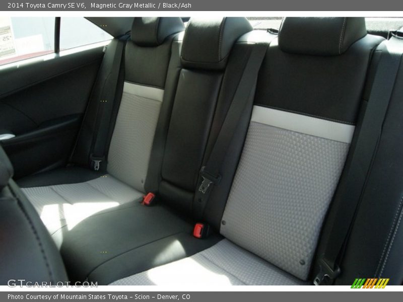 Magnetic Gray Metallic / Black/Ash 2014 Toyota Camry SE V6