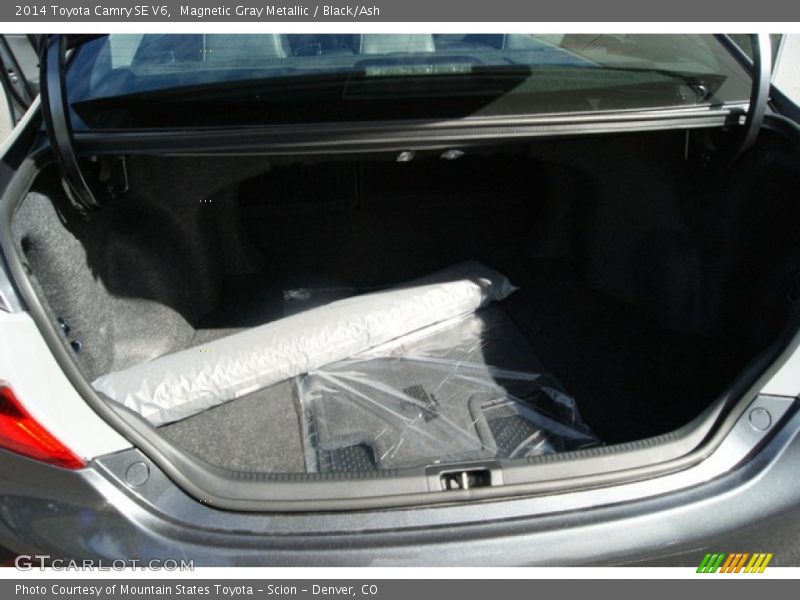Magnetic Gray Metallic / Black/Ash 2014 Toyota Camry SE V6