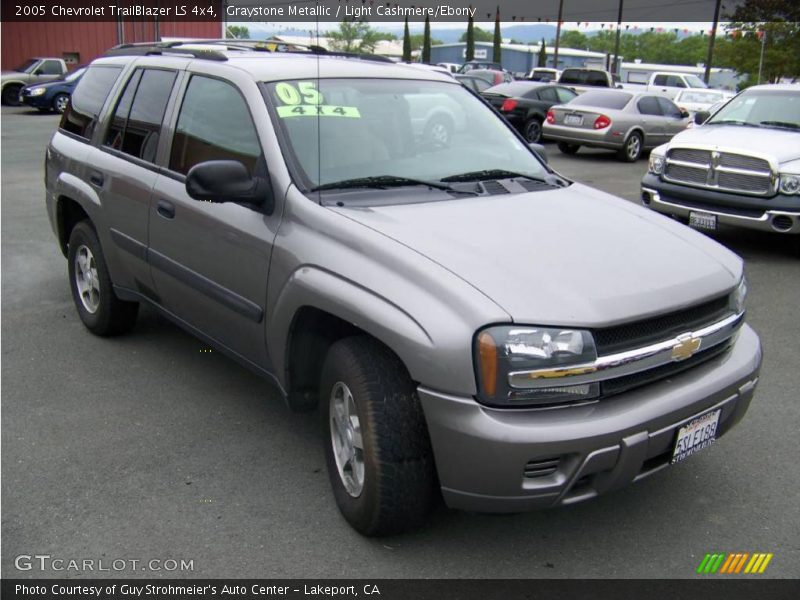 Graystone Metallic / Light Cashmere/Ebony 2005 Chevrolet TrailBlazer LS 4x4