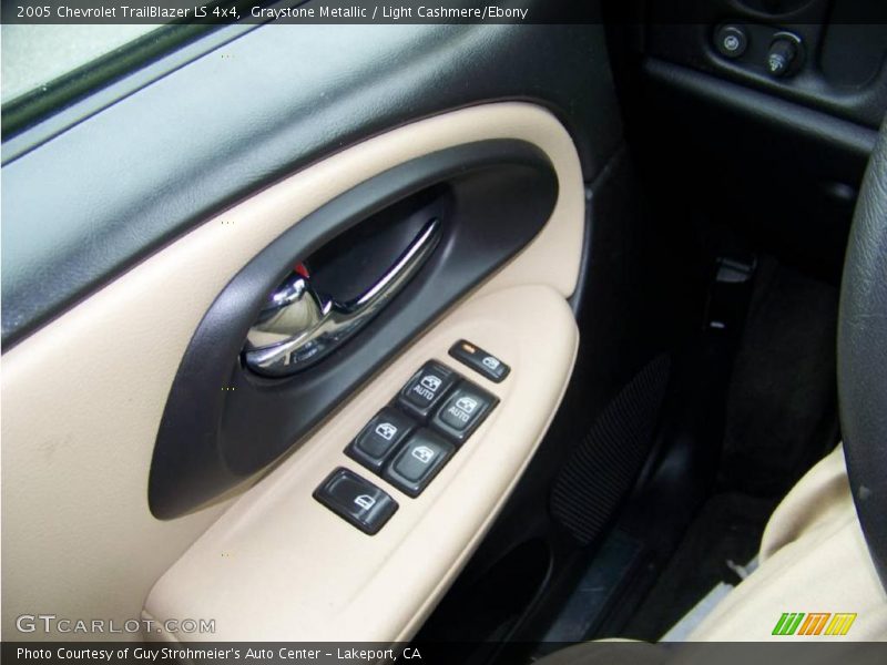 Graystone Metallic / Light Cashmere/Ebony 2005 Chevrolet TrailBlazer LS 4x4