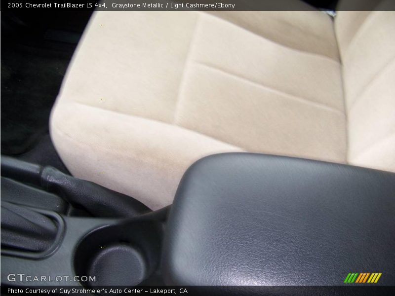 Graystone Metallic / Light Cashmere/Ebony 2005 Chevrolet TrailBlazer LS 4x4