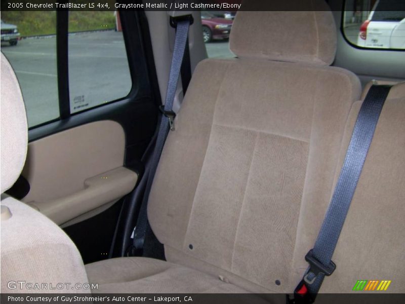 Graystone Metallic / Light Cashmere/Ebony 2005 Chevrolet TrailBlazer LS 4x4