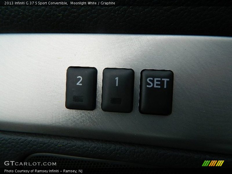 Moonlight White / Graphite 2013 Infiniti G 37 S Sport Convertible