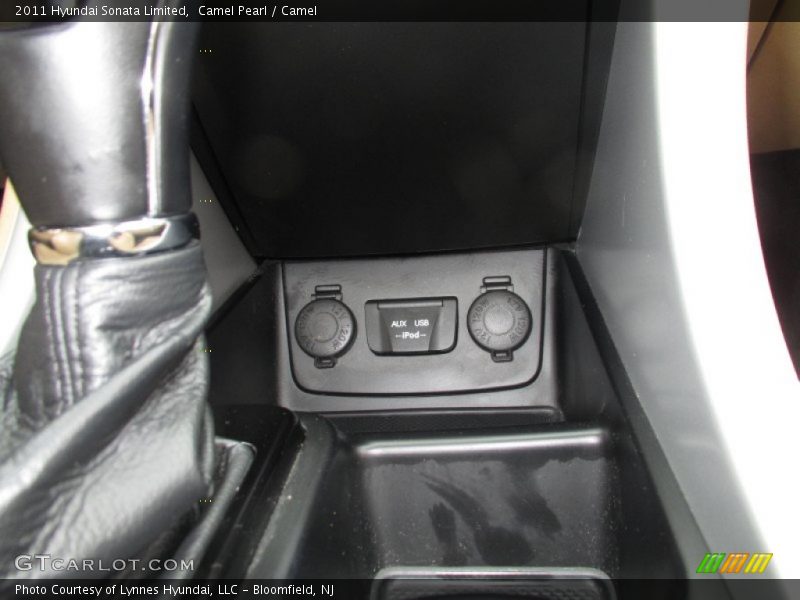 Camel Pearl / Camel 2011 Hyundai Sonata Limited