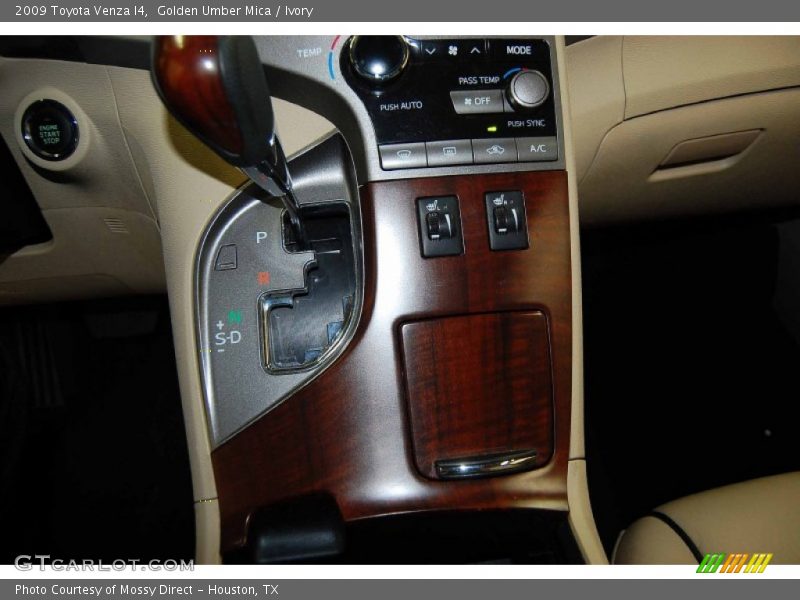 Golden Umber Mica / Ivory 2009 Toyota Venza I4