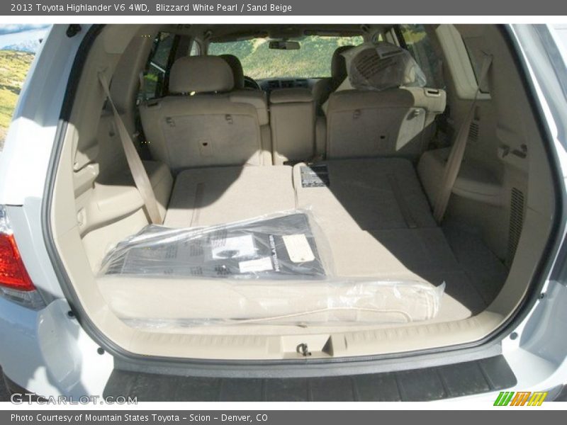 Blizzard White Pearl / Sand Beige 2013 Toyota Highlander V6 4WD