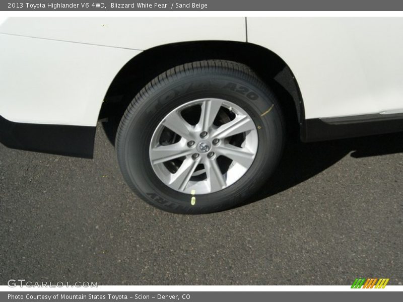 Blizzard White Pearl / Sand Beige 2013 Toyota Highlander V6 4WD