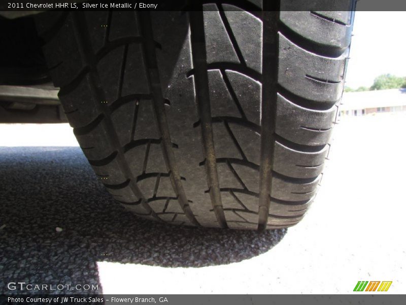 Silver Ice Metallic / Ebony 2011 Chevrolet HHR LS