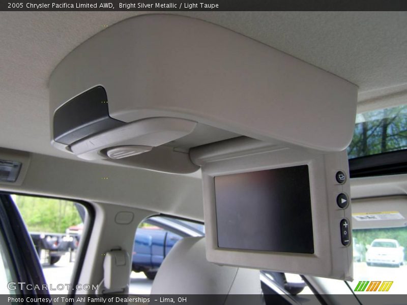 Bright Silver Metallic / Light Taupe 2005 Chrysler Pacifica Limited AWD