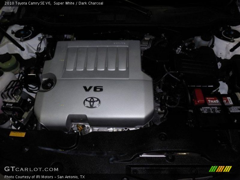 Super White / Dark Charcoal 2010 Toyota Camry SE V6