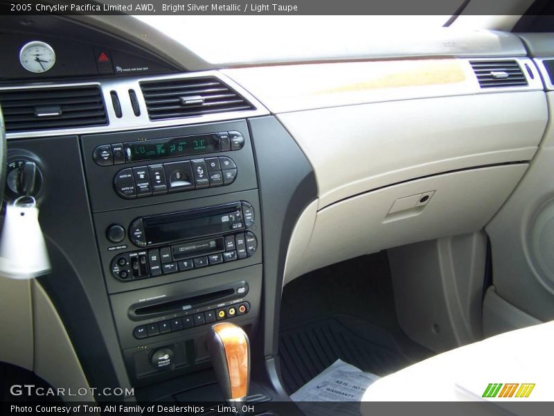 Bright Silver Metallic / Light Taupe 2005 Chrysler Pacifica Limited AWD