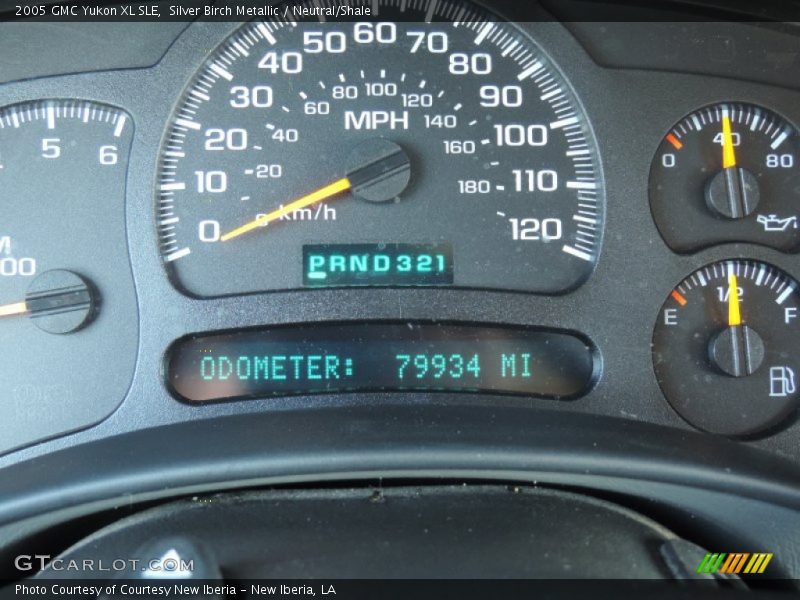 Silver Birch Metallic / Neutral/Shale 2005 GMC Yukon XL SLE