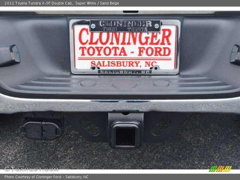 Super White / Sand Beige 2011 Toyota Tundra X-SP Double Cab