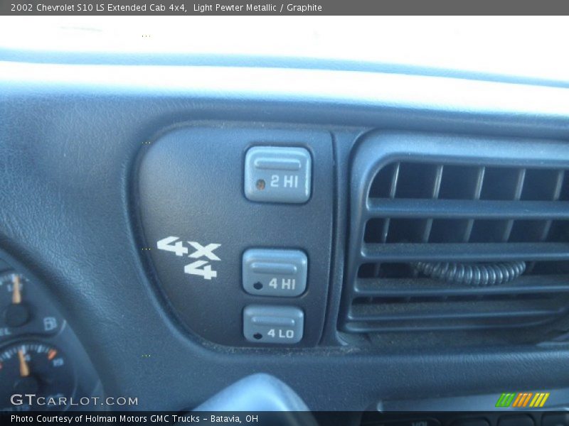 Light Pewter Metallic / Graphite 2002 Chevrolet S10 LS Extended Cab 4x4