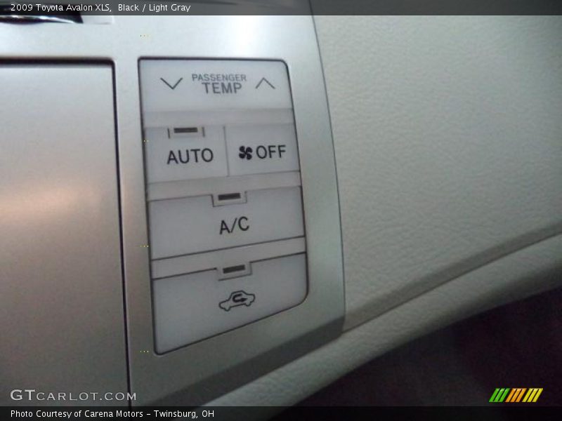 Black / Light Gray 2009 Toyota Avalon XLS