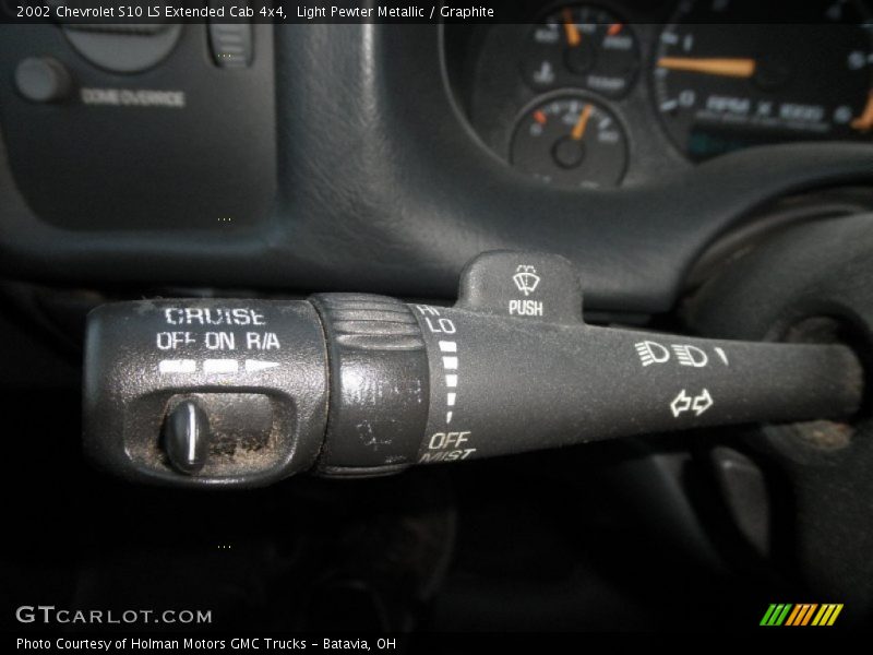 Light Pewter Metallic / Graphite 2002 Chevrolet S10 LS Extended Cab 4x4