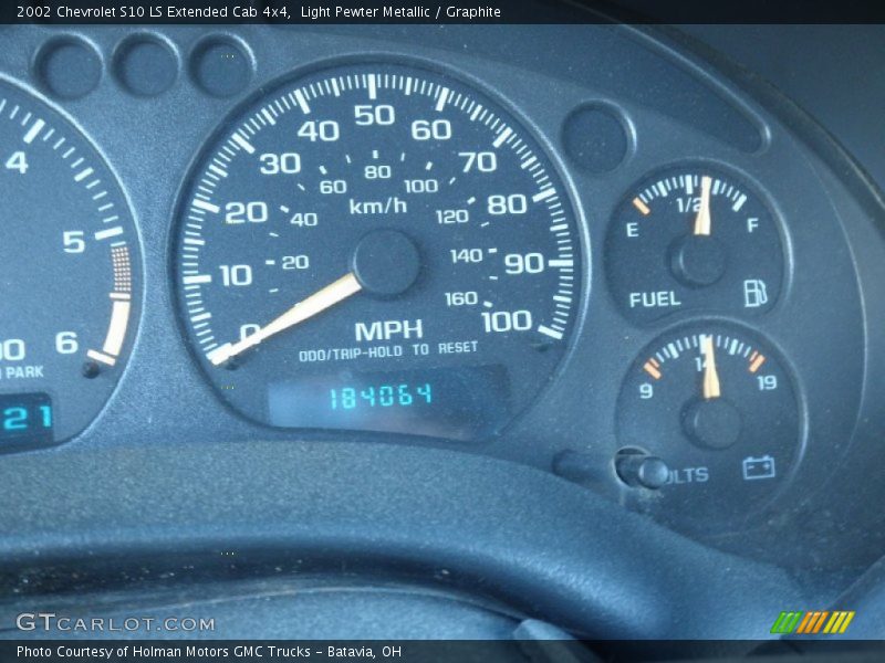 Light Pewter Metallic / Graphite 2002 Chevrolet S10 LS Extended Cab 4x4
