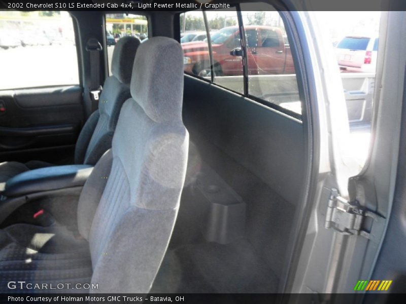 Light Pewter Metallic / Graphite 2002 Chevrolet S10 LS Extended Cab 4x4