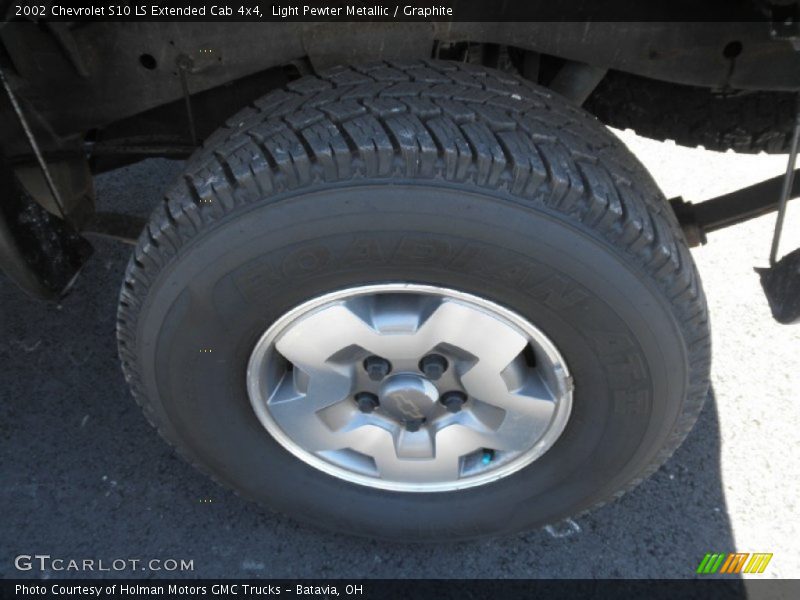 Light Pewter Metallic / Graphite 2002 Chevrolet S10 LS Extended Cab 4x4