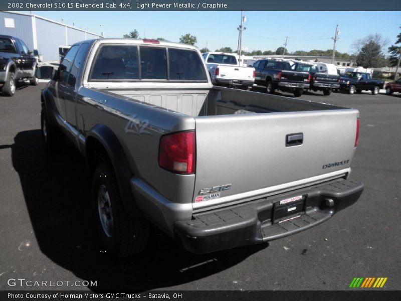 Light Pewter Metallic / Graphite 2002 Chevrolet S10 LS Extended Cab 4x4