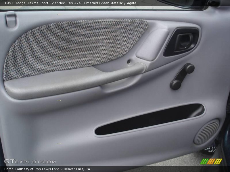Emerald Green Metallic / Agate 1997 Dodge Dakota Sport Extended Cab 4x4
