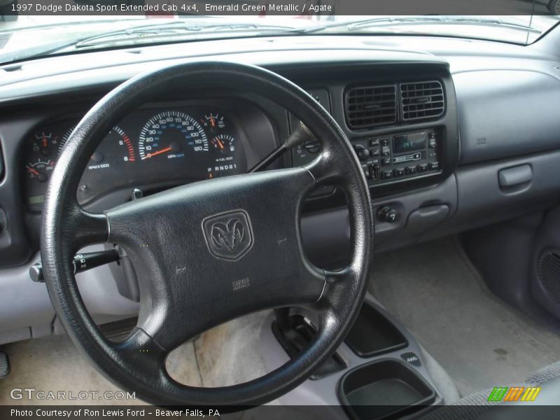 Emerald Green Metallic / Agate 1997 Dodge Dakota Sport Extended Cab 4x4