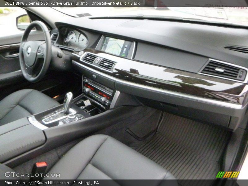 Dashboard of 2011 5 Series 535i xDrive Gran Turismo
