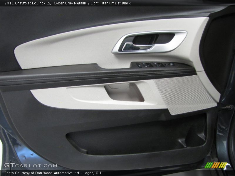 Cyber Gray Metallic / Light Titanium/Jet Black 2011 Chevrolet Equinox LS