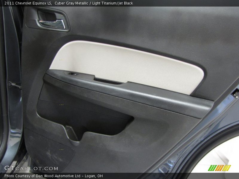 Cyber Gray Metallic / Light Titanium/Jet Black 2011 Chevrolet Equinox LS