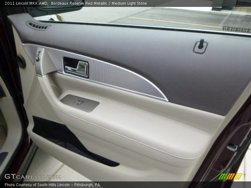 Bordeaux Reserve Red Metallic / Medium Light Stone 2011 Lincoln MKX AWD
