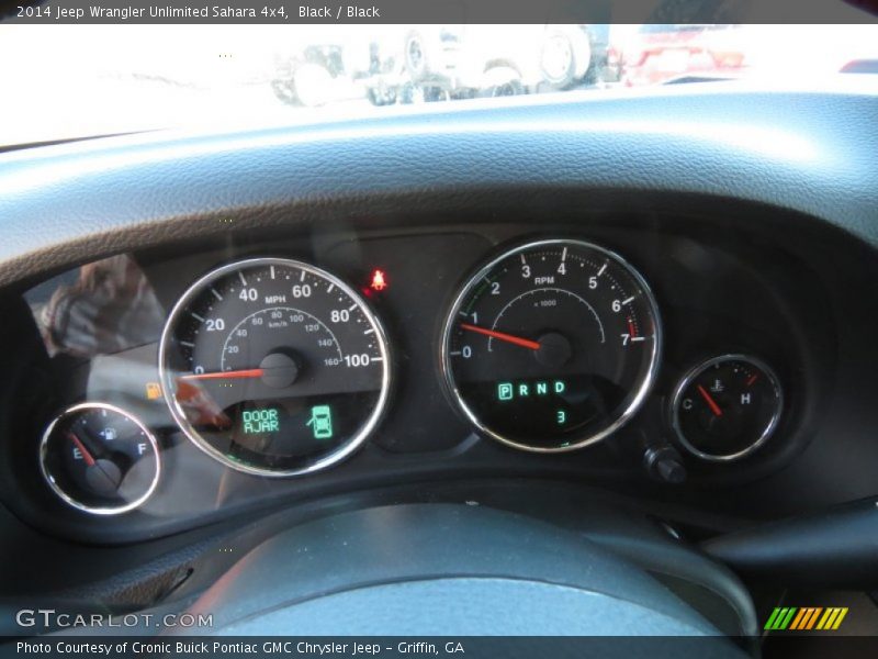  2014 Wrangler Unlimited Sahara 4x4 Sahara 4x4 Gauges