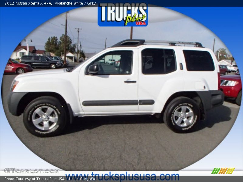 Avalanche White / Gray 2012 Nissan Xterra X 4x4