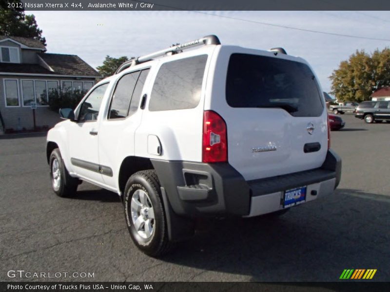 Avalanche White / Gray 2012 Nissan Xterra X 4x4