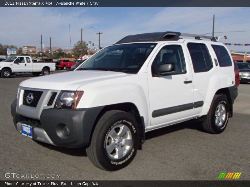 Avalanche White / Gray 2012 Nissan Xterra X 4x4