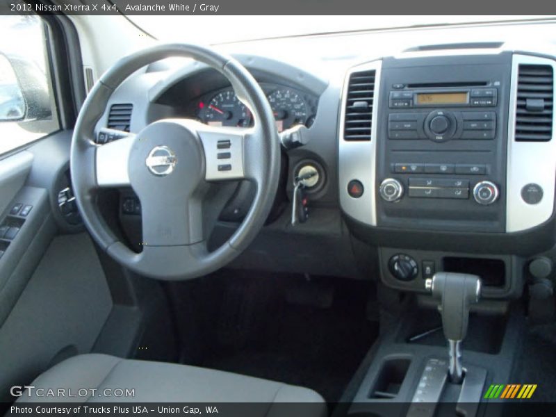Avalanche White / Gray 2012 Nissan Xterra X 4x4