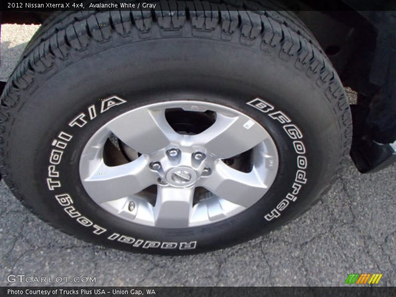 Avalanche White / Gray 2012 Nissan Xterra X 4x4
