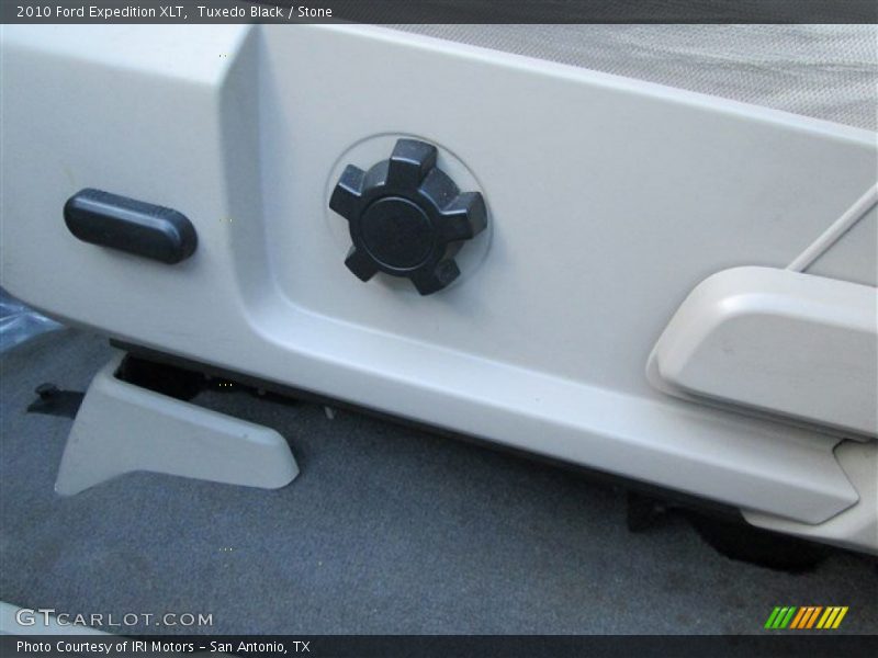 Tuxedo Black / Stone 2010 Ford Expedition XLT