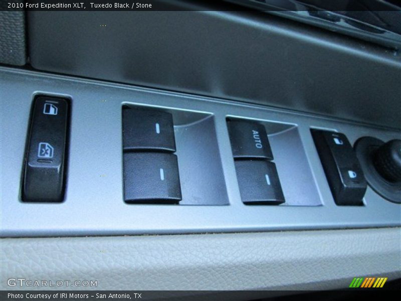 Tuxedo Black / Stone 2010 Ford Expedition XLT