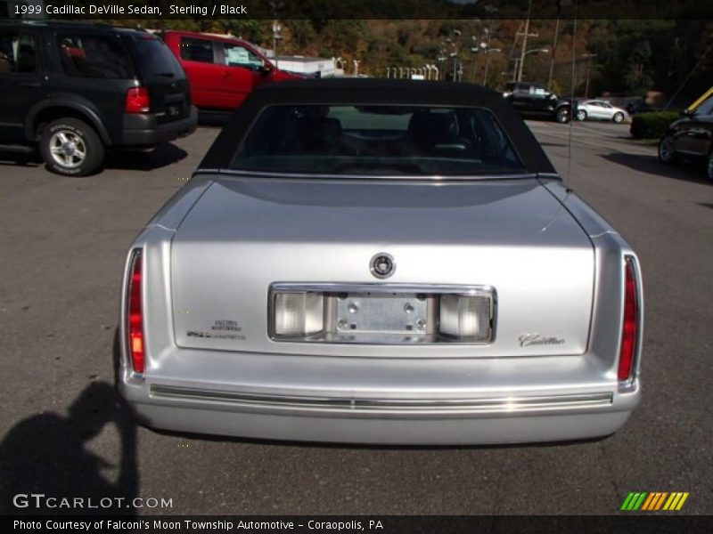 Sterling / Black 1999 Cadillac DeVille Sedan