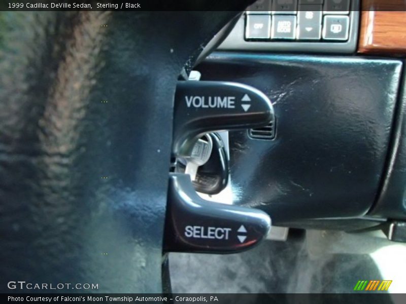 Sterling / Black 1999 Cadillac DeVille Sedan